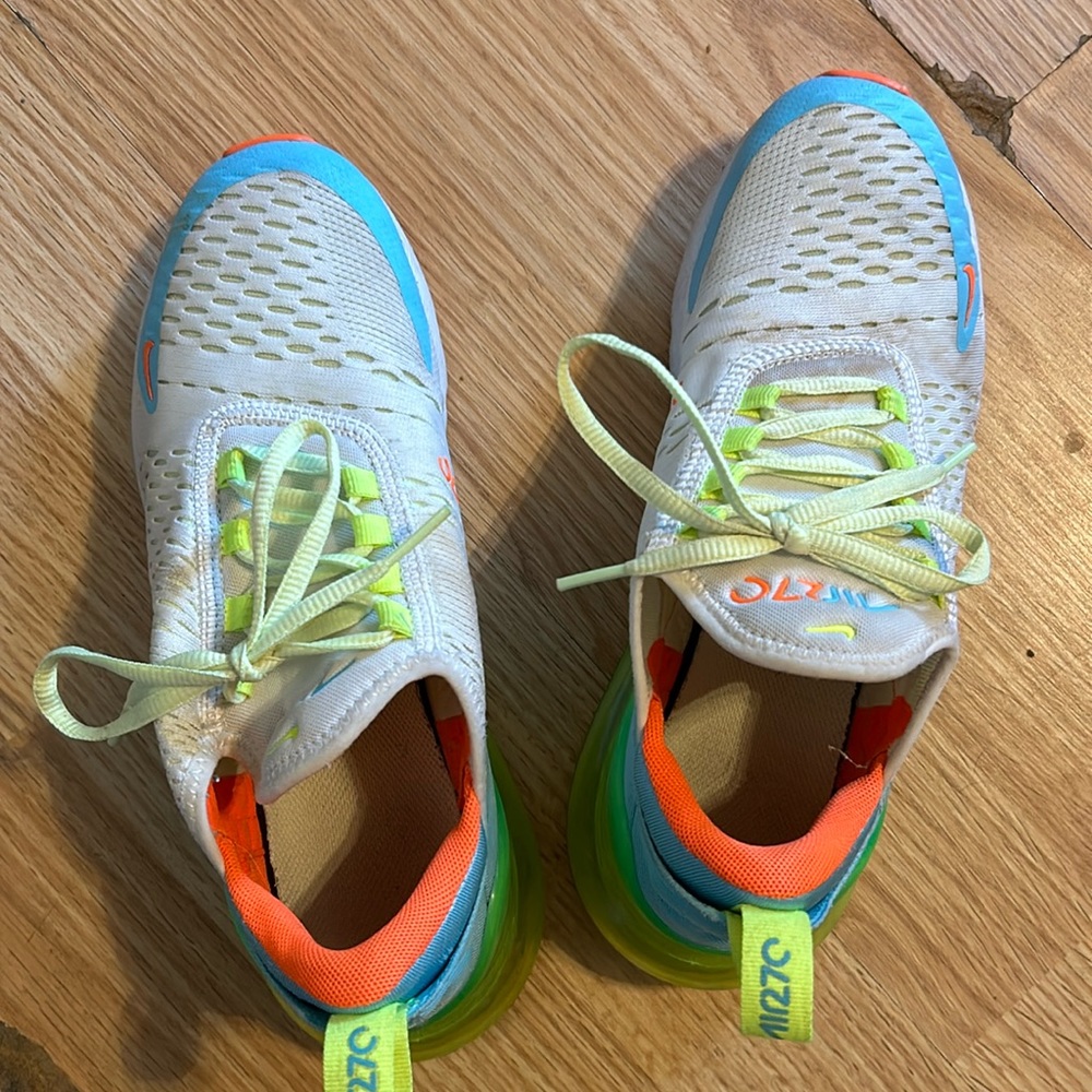 Nike 270